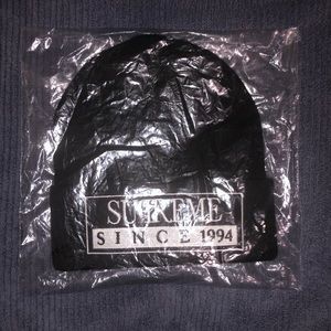 Supreme SS20 “RESERVED” Beanie BLACK